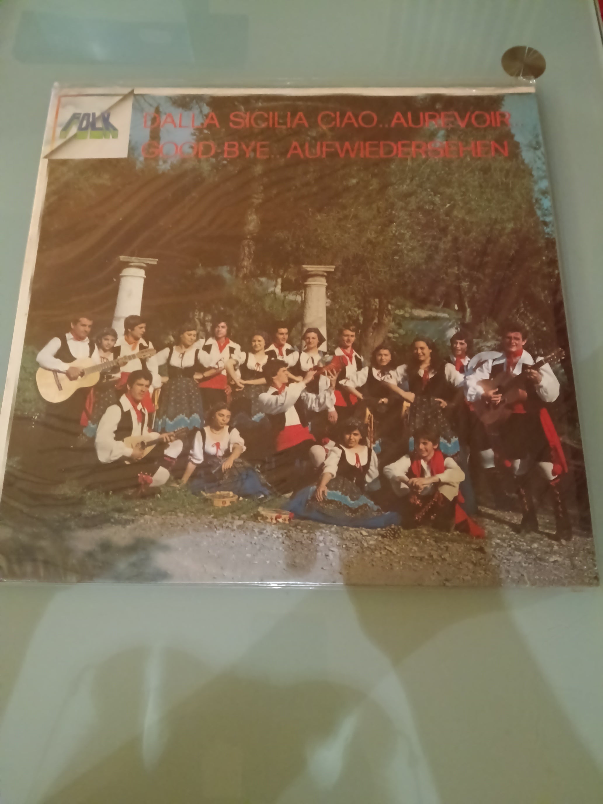 Coro gruppo folk Taormina - Dalla Sicilia, cia...aurevoir...good bye...aufwiedersehen
